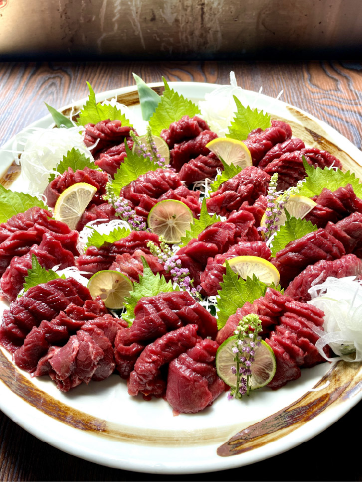 会津の馬刺し盛り合わせ